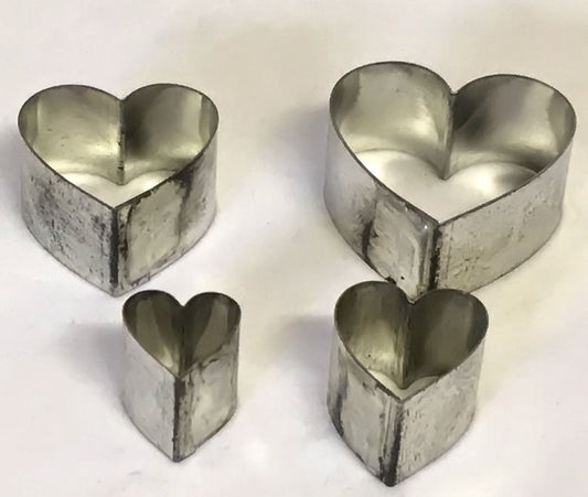 Metal Cutters - Hearts, set of 4.